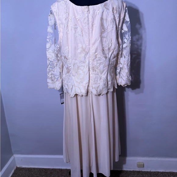 Alex Evenings Embroidered Midi Dress Sleeves Illusion Size 16 NWT - Picture 5 of 9